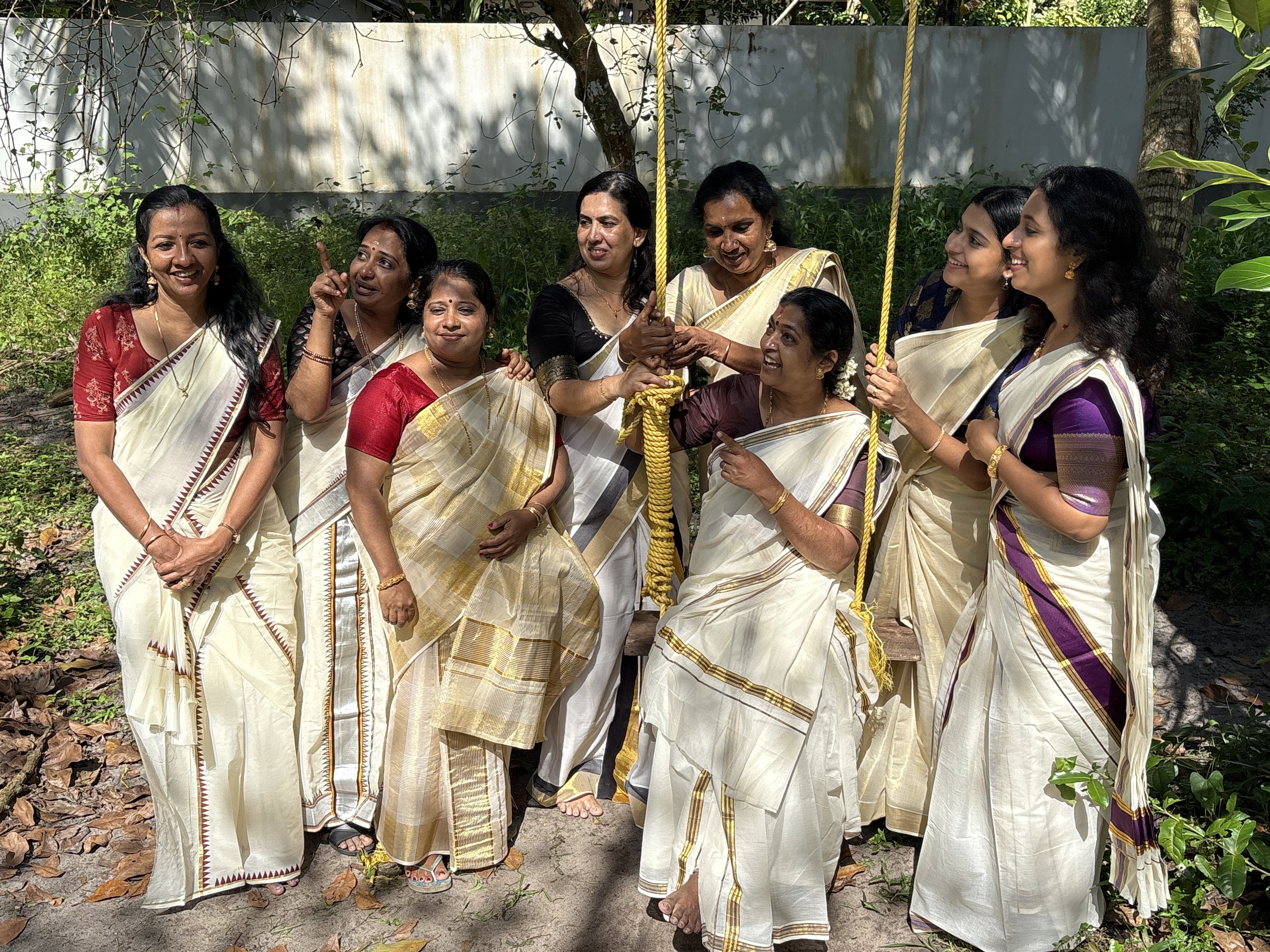 ഊഞ്ഞാൽ ഫോട്ടോകൾ